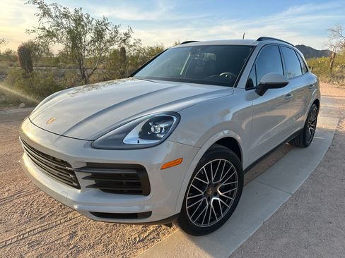 Used 2022 Porsche Cayenne Platinum Edition AWD/4WD image 5