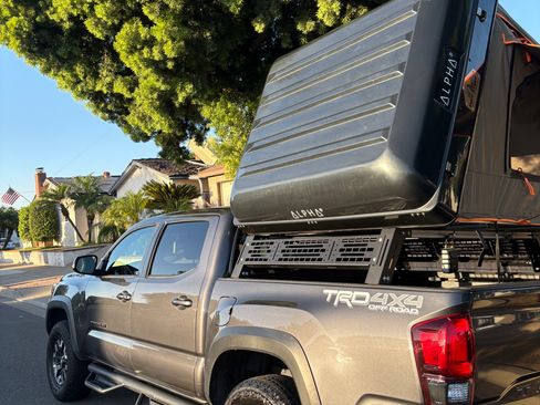 Used 2019 Toyota Tacoma TRD Off-Road AWD/4WD image 24