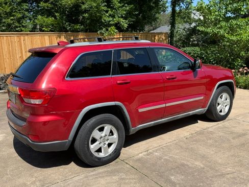 Used 2011 Jeep Grand Cherokee Laredo RWD image 5