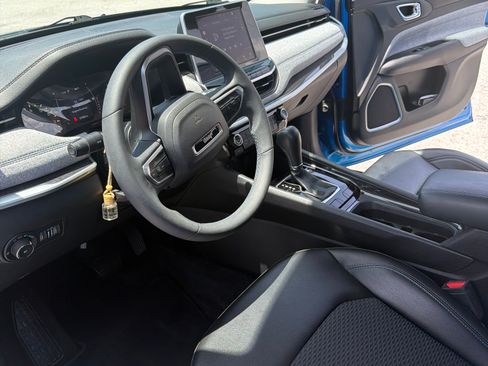 Used 2022 Jeep Compass Latitude FWD image 6