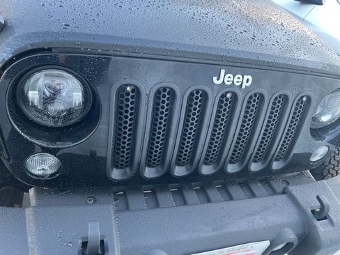 Used 2015 Jeep Wrangler Sport image 12