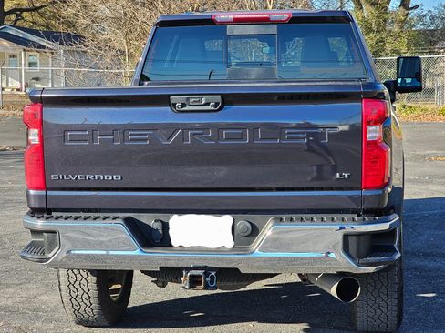 Used 2024 Chevrolet Silverado 2500 LT image 9