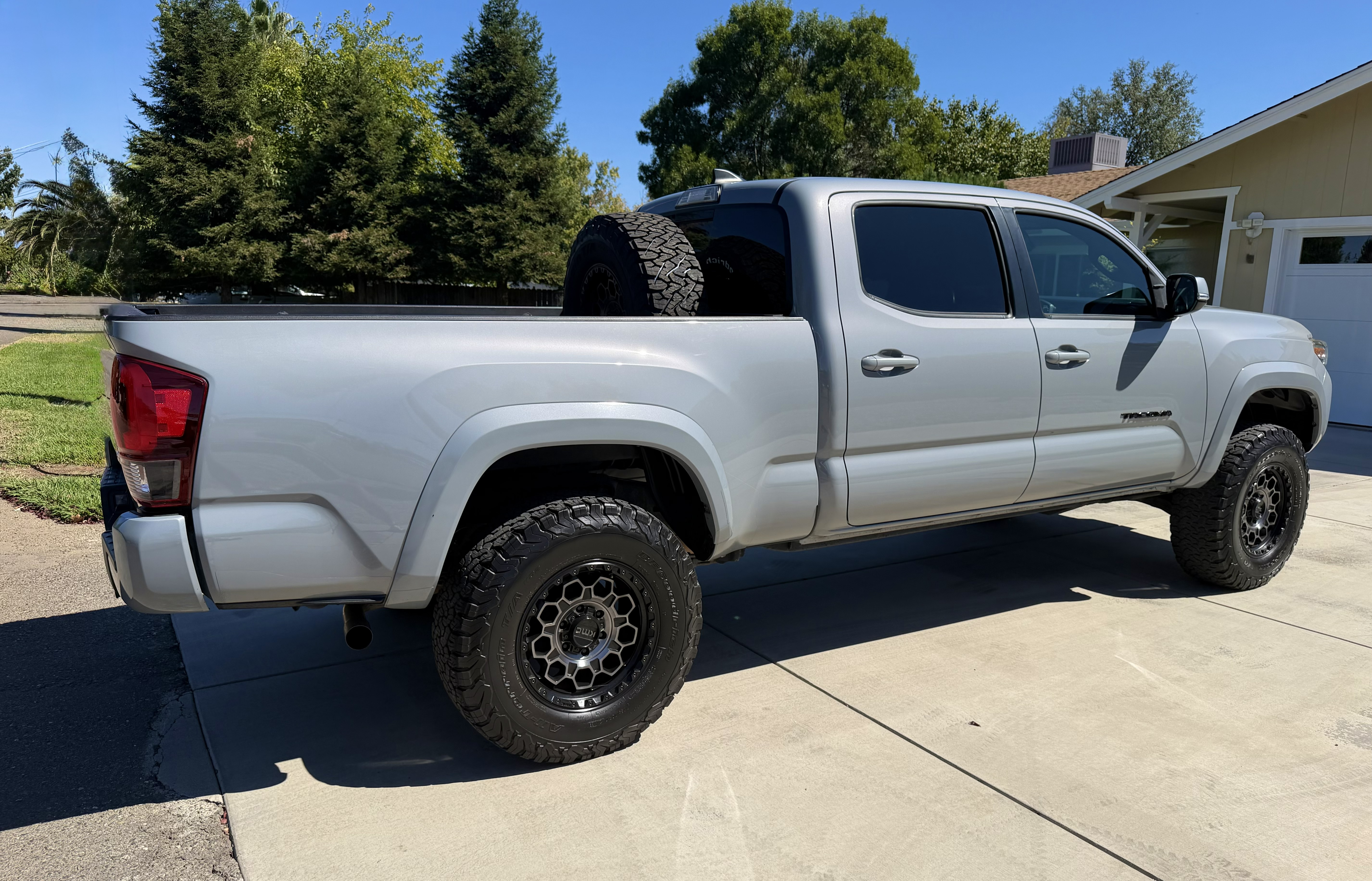 Used 2019 Toyota Tacoma TRD Sport AWD/4WD image 15