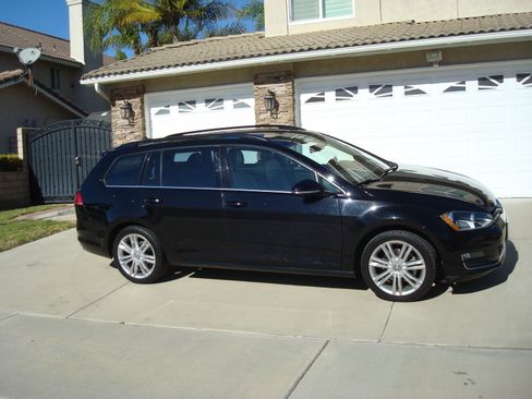 Used 2015 Volkswagen Golf TDI SE image 2