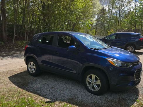 Used 2017 Chevrolet Trax LS AWD/4WD image 8