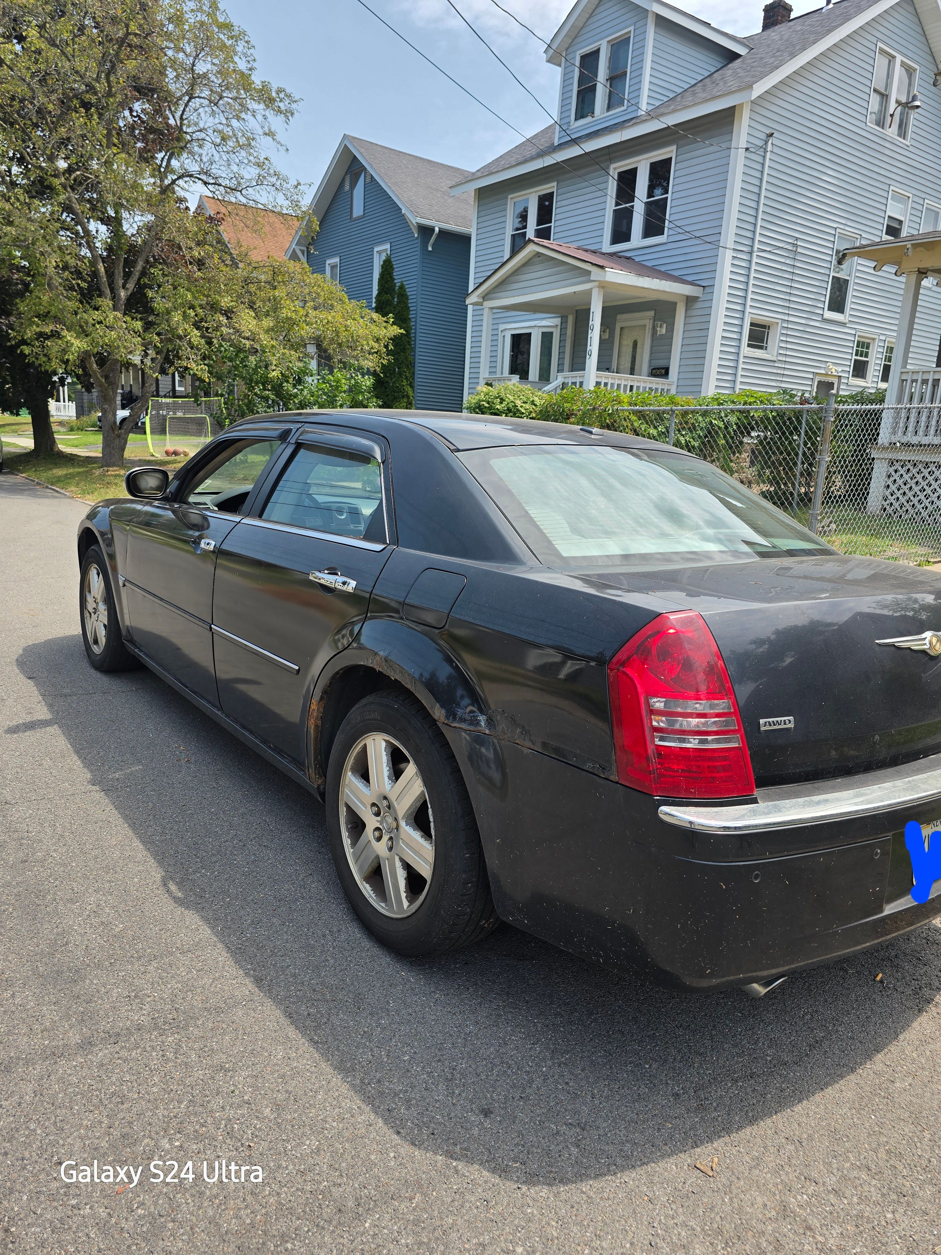 Used 2006 Chrysler 300 C w/ Navigation & Sound Group II AWD/4WD image 1
