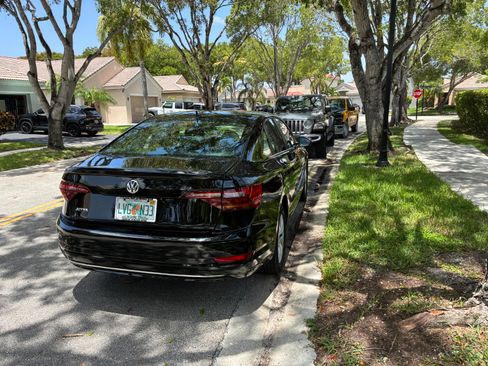 Used 2019 Volkswagen Jetta S w/ Driver Assistance Package FWD image 4