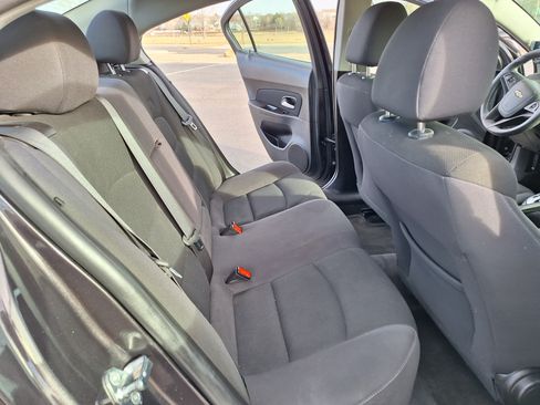 Used 2015 Chevrolet Cruze LT image 12