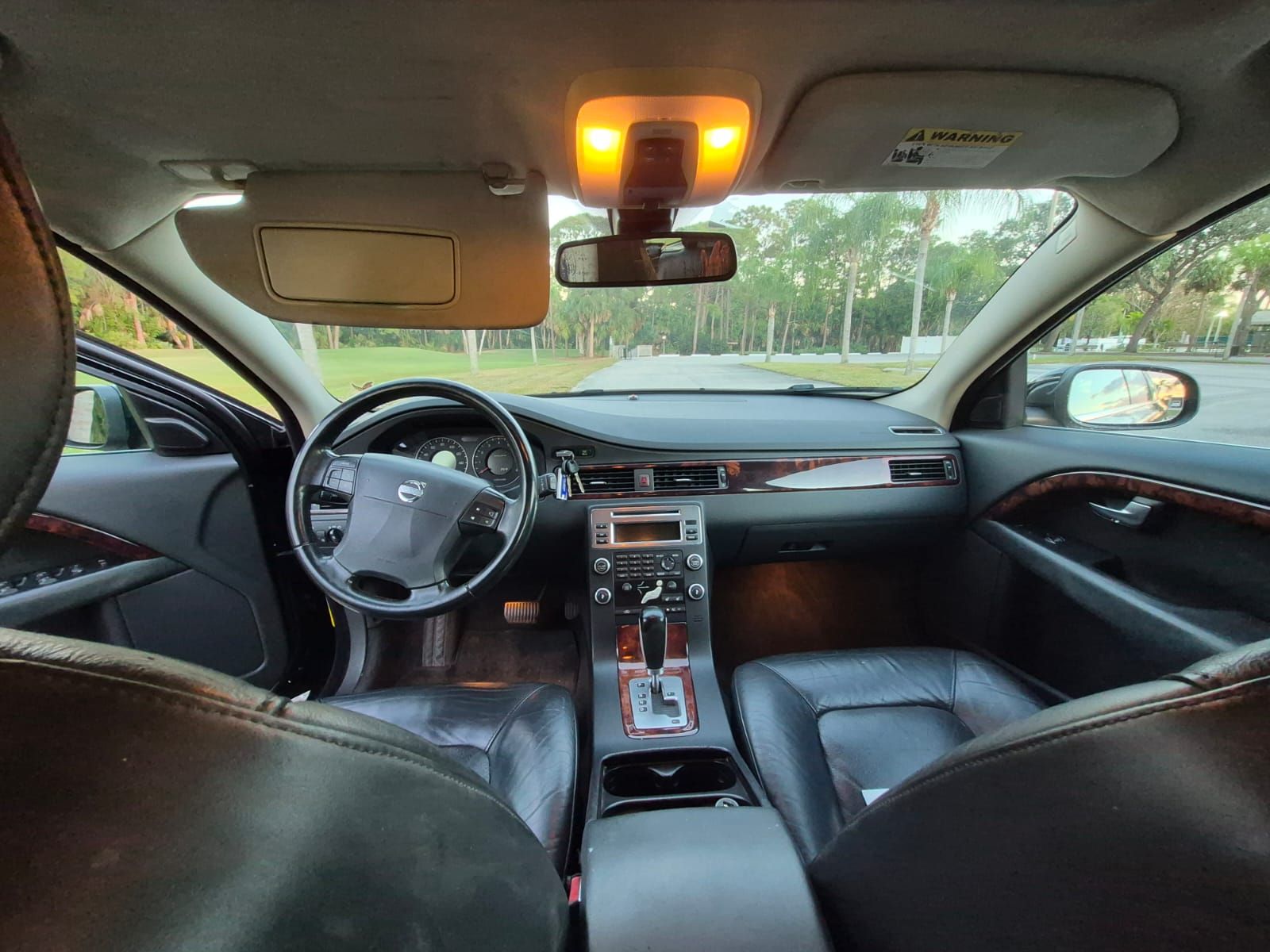 Used 2008 Volvo V70 FWD image 11