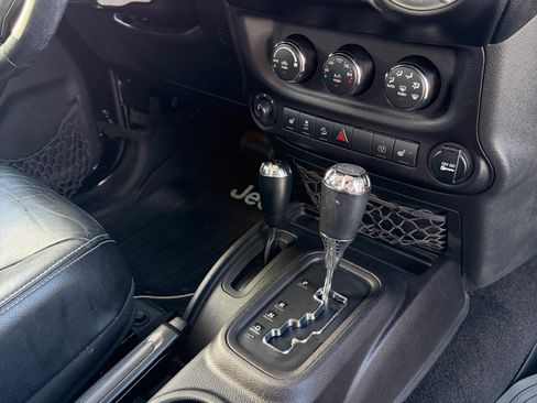 Used 2015 Jeep Wrangler Unlimited Sahara w/ Dual Top Group image 9