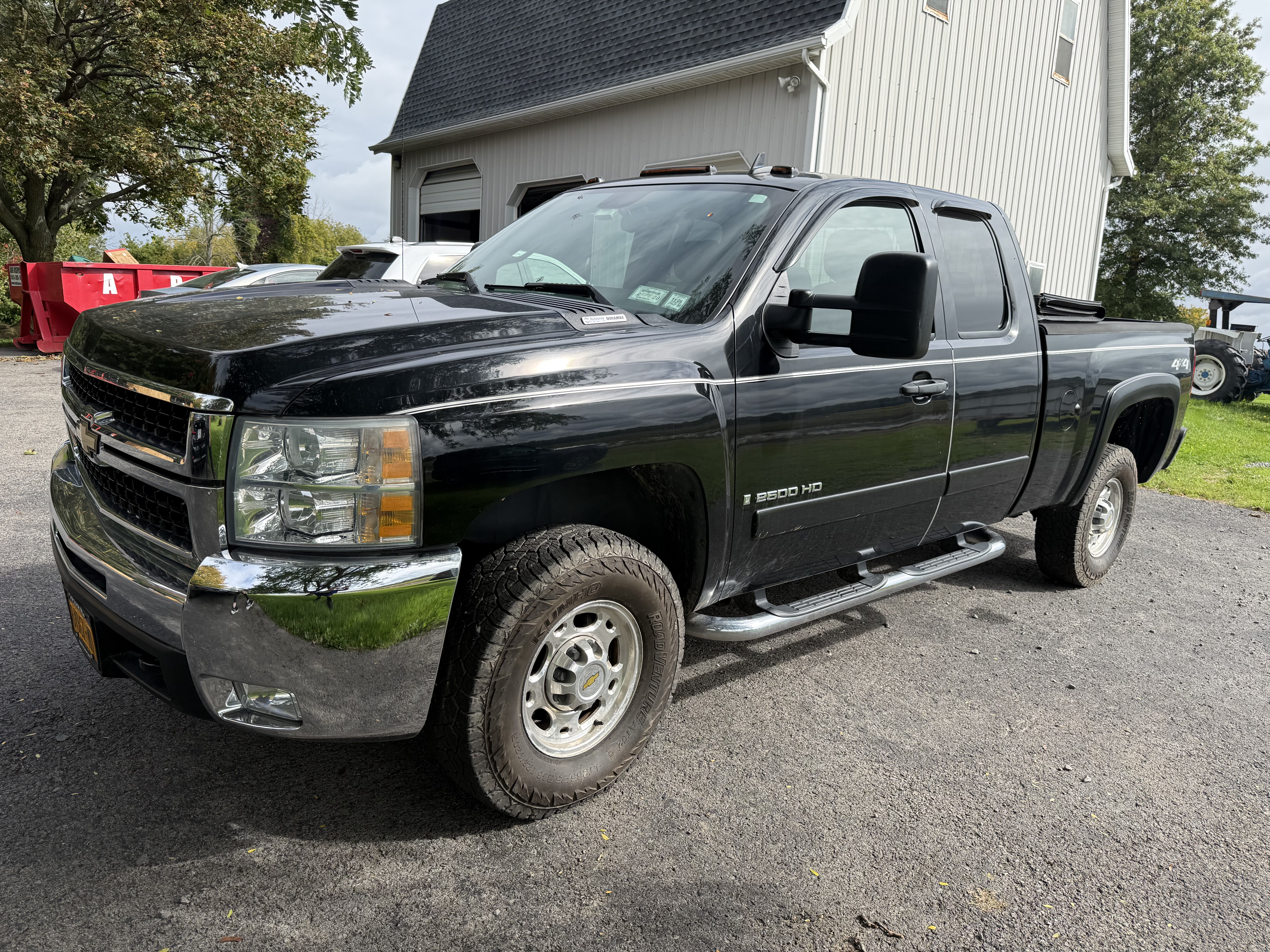 Used 2007 Chevrolet Silverado 2500 LT w/ 2LT Audio Package AWD/4WD image 1