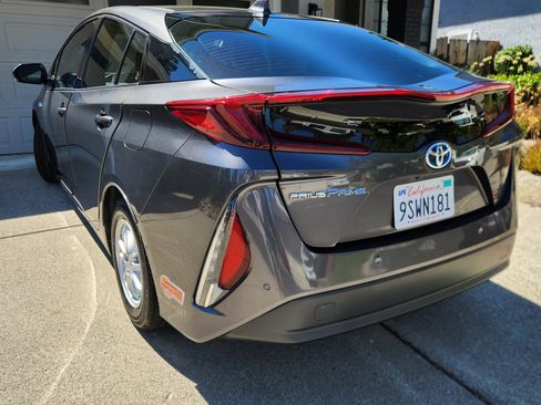 Used 2019 Toyota Prius Prime Advanced FWD image 5