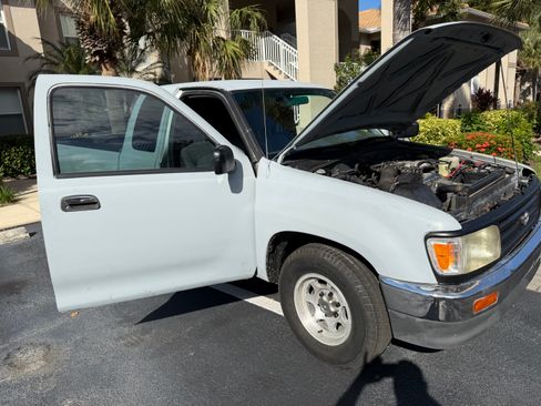 Used 1996 Toyota T100 DX image 6