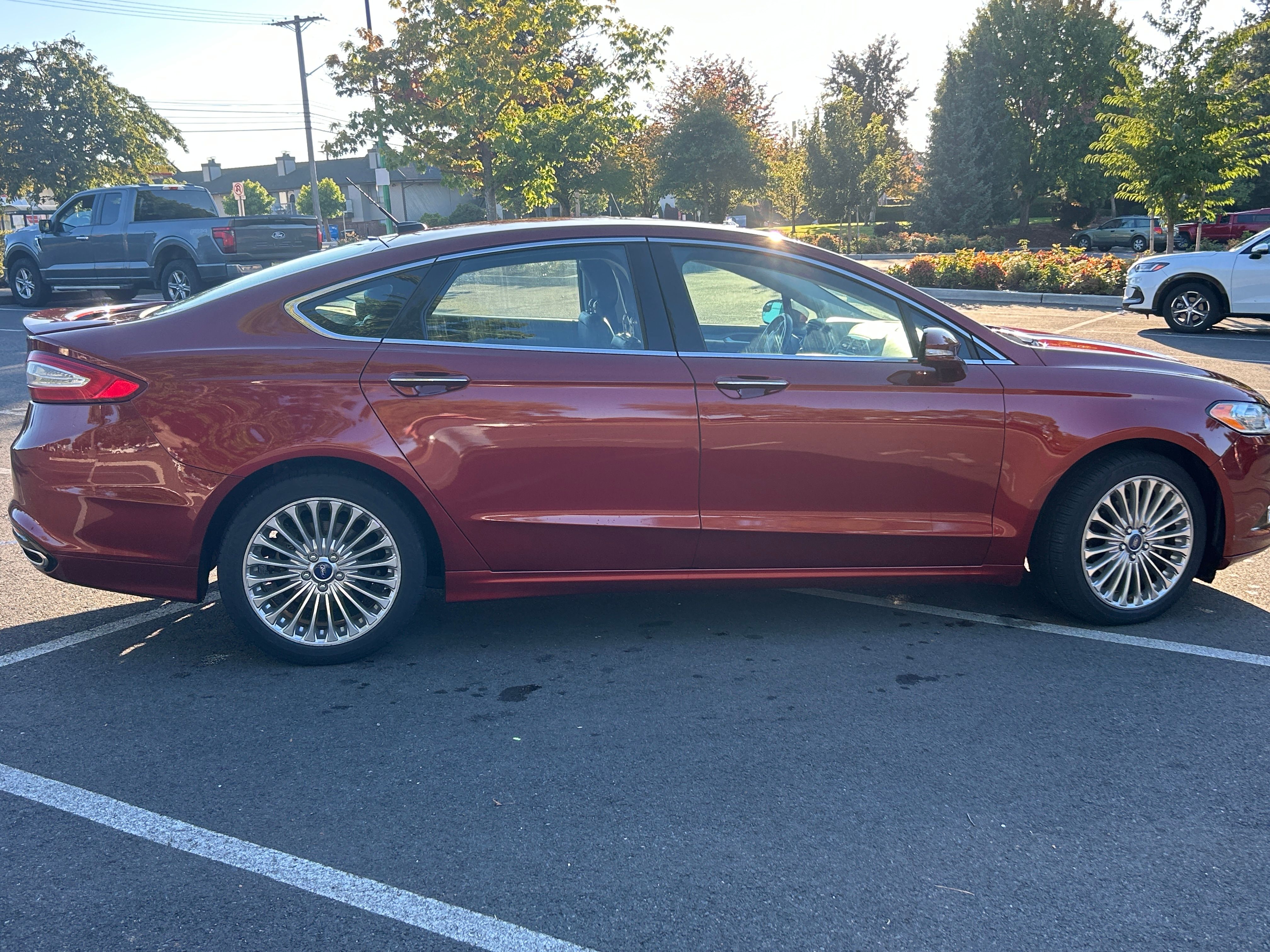 Used 2014 Ford Fusion Titanium FWD image 11