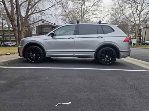 Used 2021 Volkswagen Tiguan SE R-Line image 8