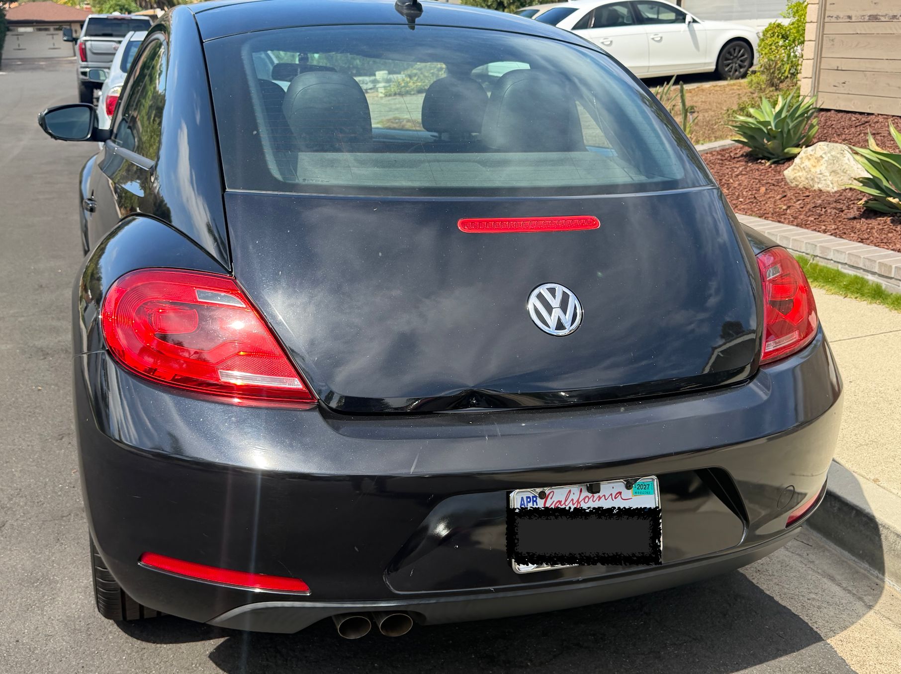 Used 2013 Volkswagen Beetle 2.5 Fender FWD image 2