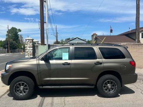 Used 2012 Toyota Sequoia Limited AWD/4WD image 6