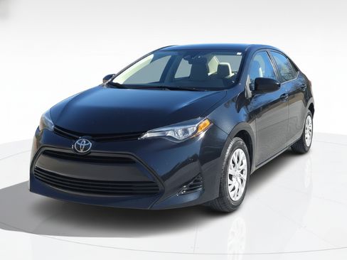 Used 2017 Toyota Corolla LE image 12