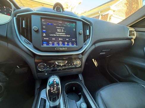 Used 2015 Maserati Ghibli image 8