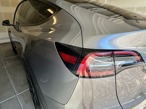 Used 2025 Tesla Model Y Long Range RWD image 14