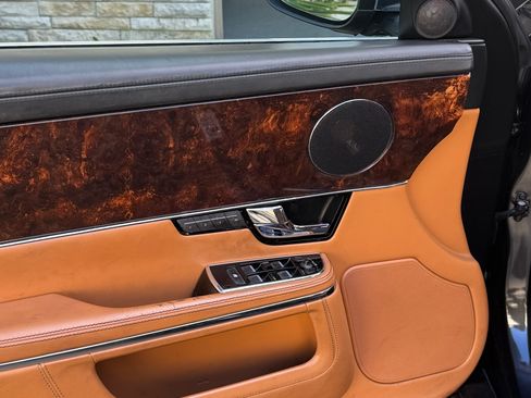 Used 2012 Jaguar XJ L image 10