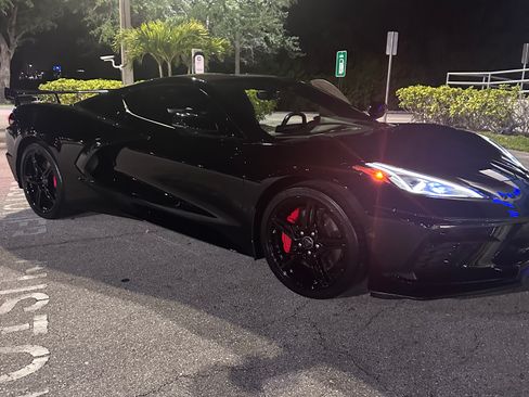 Used 2022 Chevrolet Corvette Stingray Premium Cpe w/ Z51 Performance Package RWD image 16