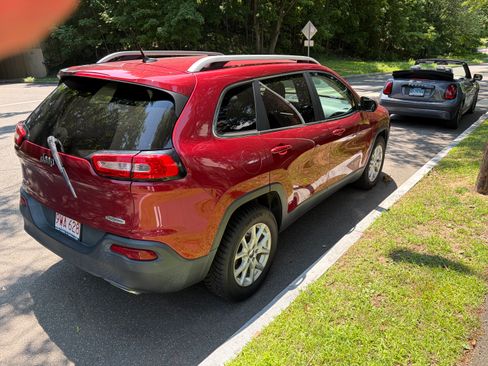 Used 2015 Jeep Cherokee Latitude w/ Comfort/Convenience Group AWD/4WD image 15