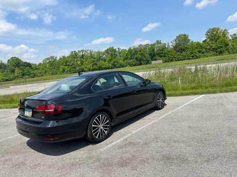 Used 2016 Volkswagen Jetta Sport FWD image 12
