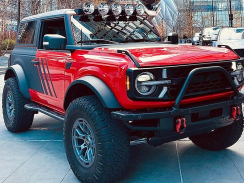 Used 2022 Ford Bronco Wildtrak image 5