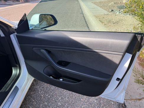 Used 2020 Tesla Model 3 Long Range image 9