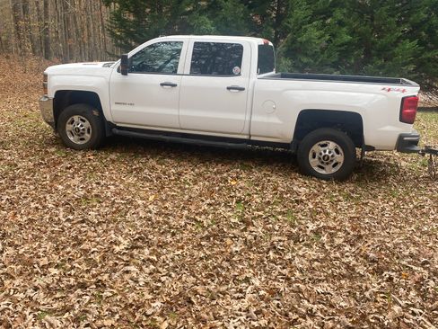 Used 2015 Chevrolet Silverado 2500 LT image 1