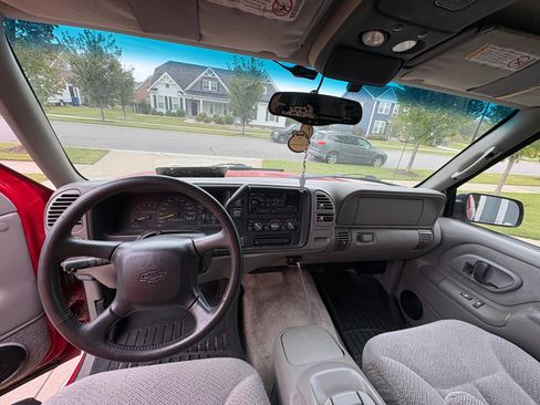 Used 1999 Chevrolet Tahoe Sport Utility 2D w/ Preferred Equipment Group image 9