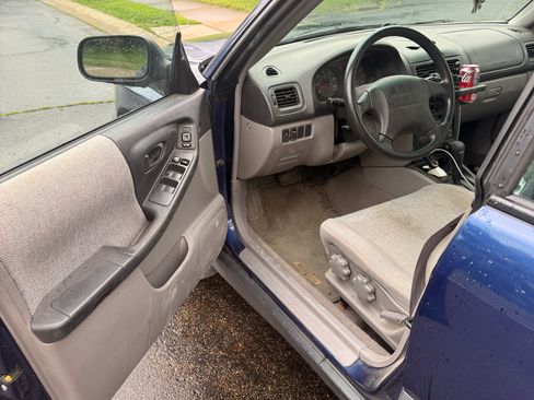 Used 2002 Subaru Forester L AWD/4WD image 6