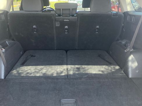 Used 2019 Kia Sorento FWD image 2