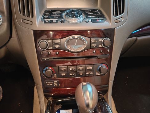 Used 2012 INFINITI G37 x Sedan w/ Premium Pkg image 6