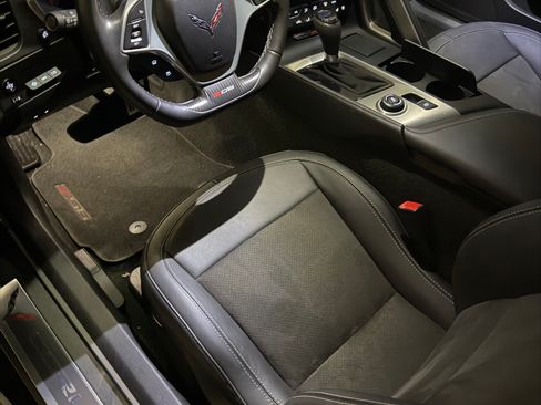 Used 2016 Chevrolet Corvette Z06 w/ 3LZ Preferred Equipment Group RWD image 8