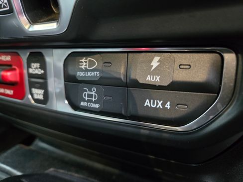 Used 2022 Jeep Gladiator Rubicon w/ Cold Weather Group image 20