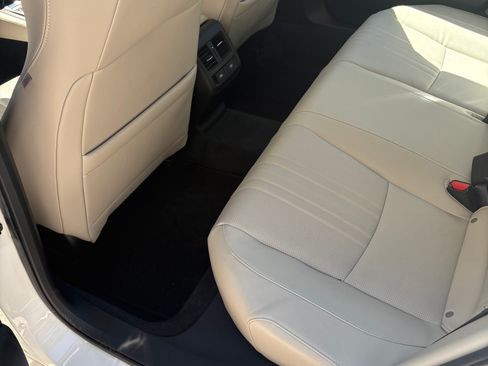 Used 2021 Honda Accord Touring image 15