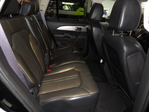 Used 2013 Lincoln MKX FWD image 16