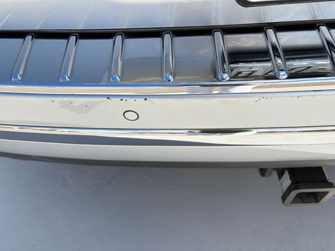 Used 2017 Volkswagen Touareg Wolfsburg Edition image 11