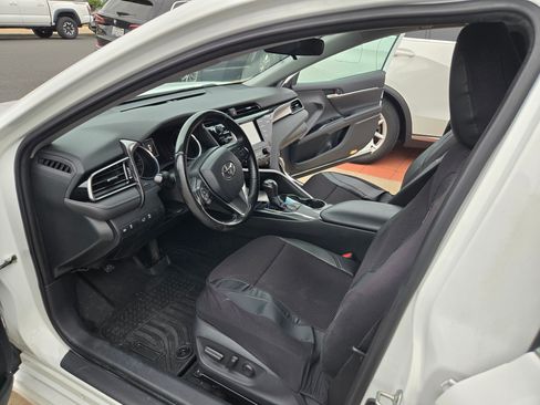 Used 2019 Toyota Camry SE image 8