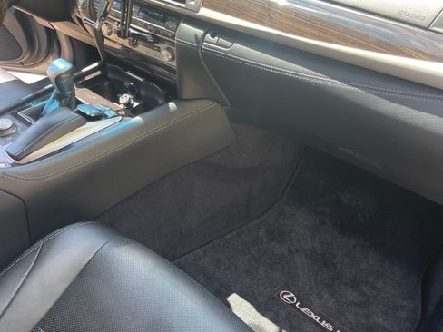 Used 2014 Lexus LS 460 AWD w/ Comfort Package image 15