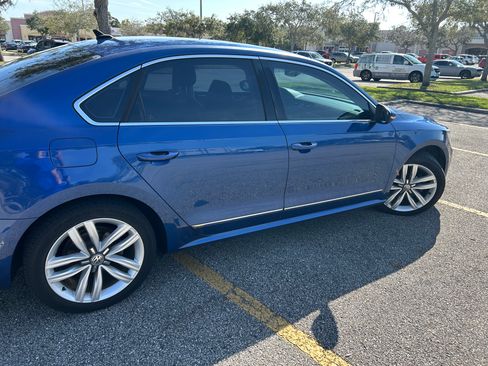 Used 2017 Volkswagen Passat 1.8T SEL Premium image 9