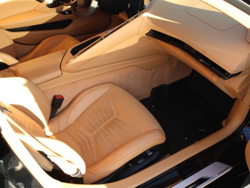 Used 2024 Chevrolet Corvette Stingray Premium Conv w/ Z51 Performance Package image 22