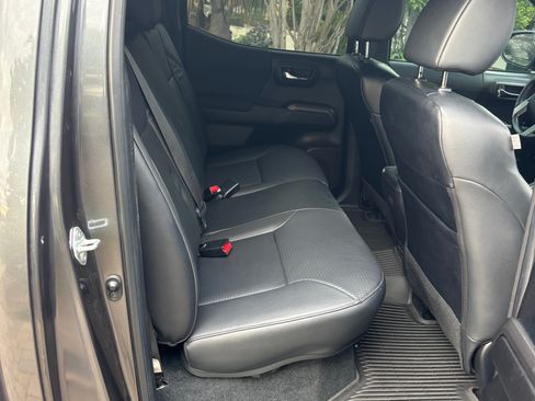 Used 2023 Toyota Tacoma TRD Off-Road image 21