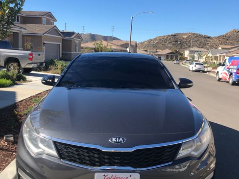 Used 2019 Kia Optima EX image 4