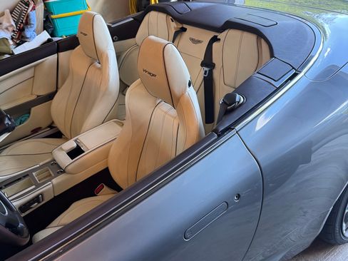 Used 2012 Aston Martin Virage Volante RWD image 9