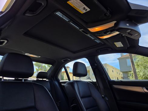 Used 2013 Mercedes-Benz C 250 Sedan image 15