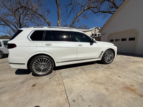 Used 2024 BMW X7 xDrive40i image 4