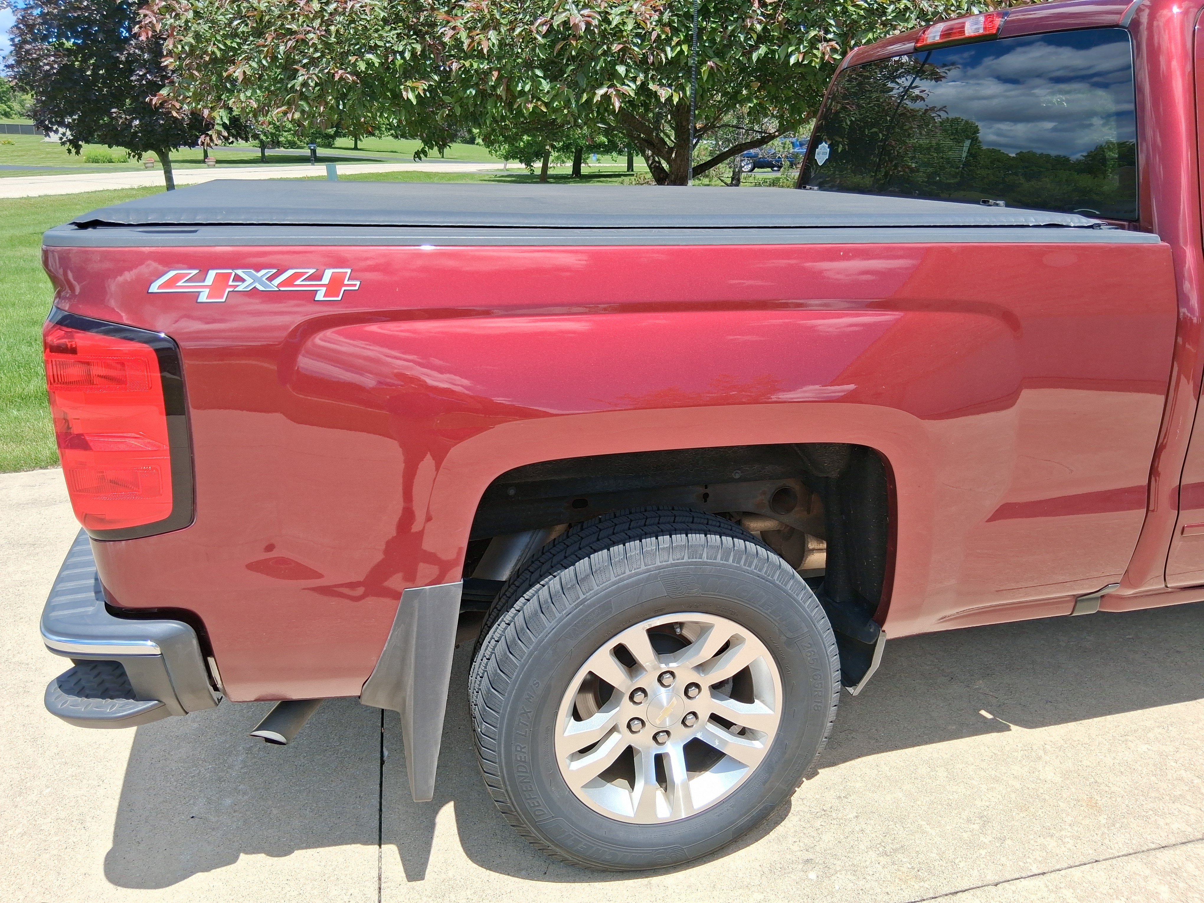 Used 2017 Chevrolet Silverado 1500 LT w/ All Star Edition AWD/4WD image 8